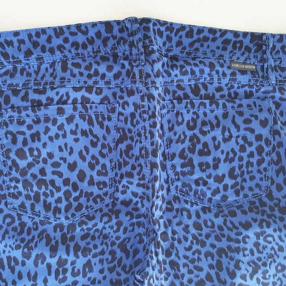 Torrid SOURCE OF WISDOM CHEETAH PRINT PANT Blue 14 Jeans HOT - Picture 5 of 5